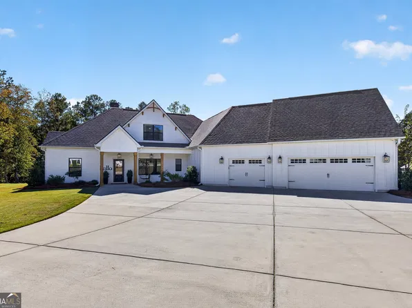 146 Durham Estates Dr, Sharpsburg, GA 30277