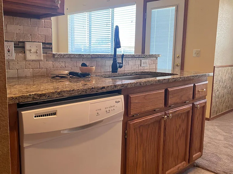 16232 Seminole Dr — Photo 10