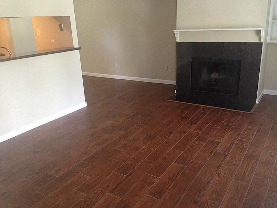 1st image of 732 Memorial Mews St APT B