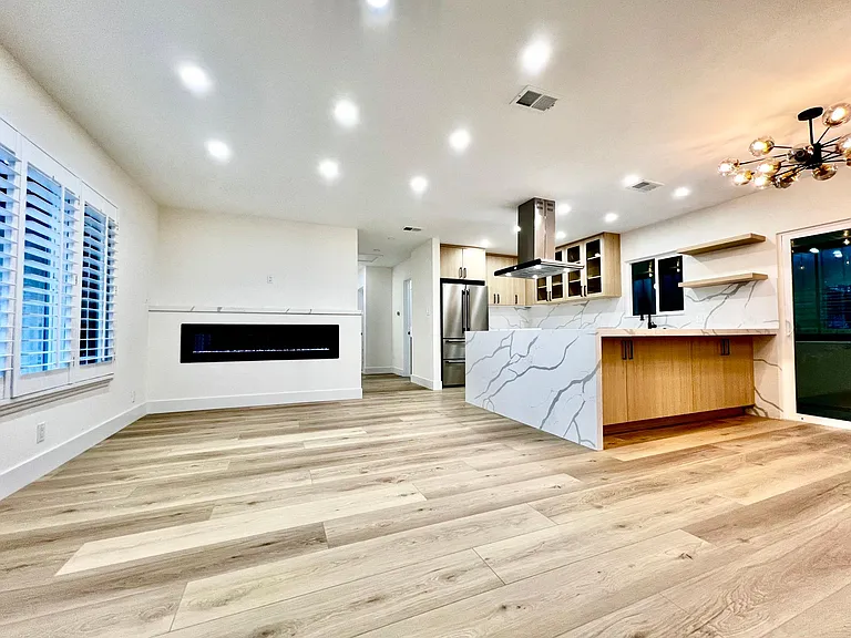 21360 Avenue San Luis — Photo 10