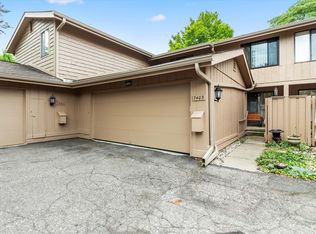 7403 Pebble Point #1, West Bloomfield, MI 48322