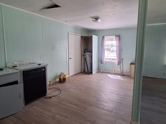 3rd image of 174 Brown St