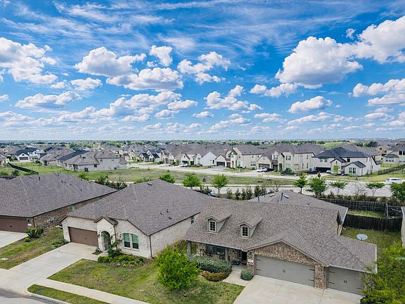 4th image of 3076 Maverick Dr