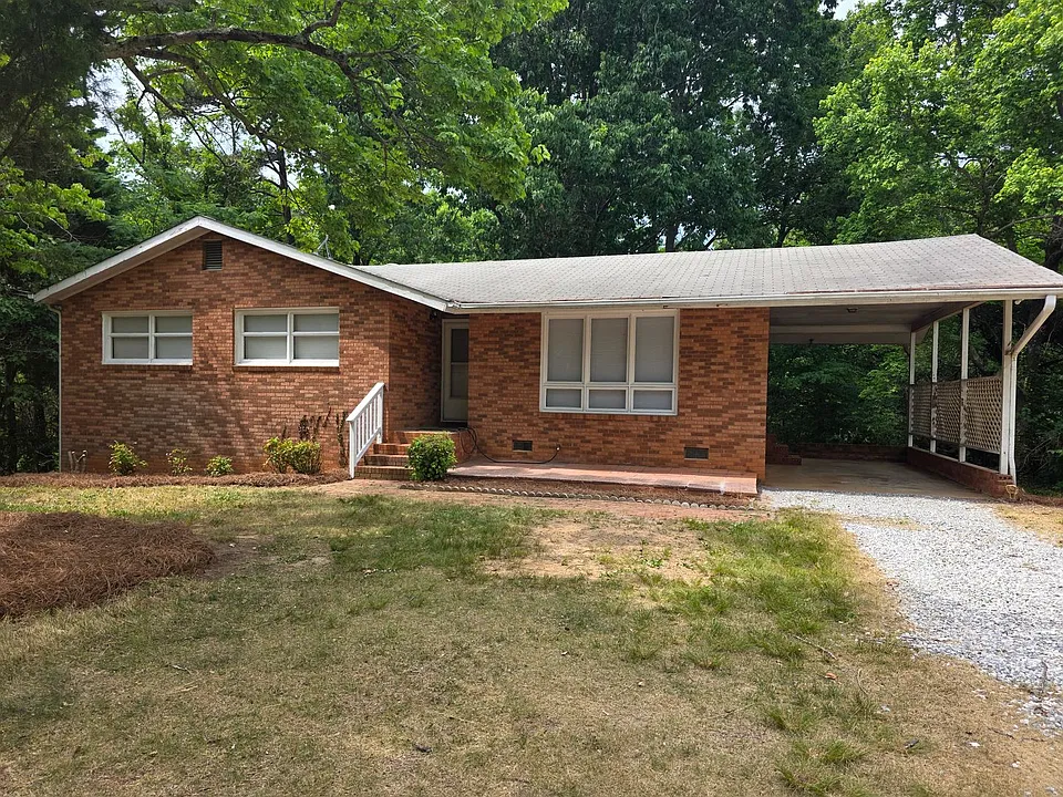 3310 Hillside Dr
