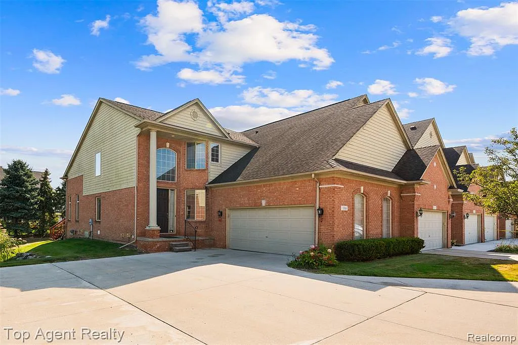 Building Photo - 1066 Lorenzo Ct #1
