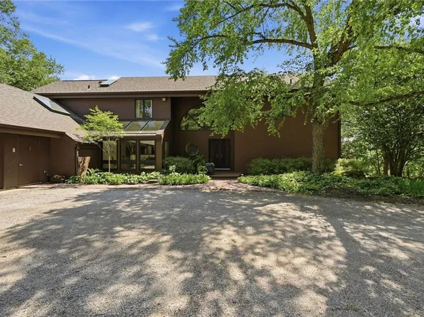 2106 Henry Rd, Sewickley, PA 15143