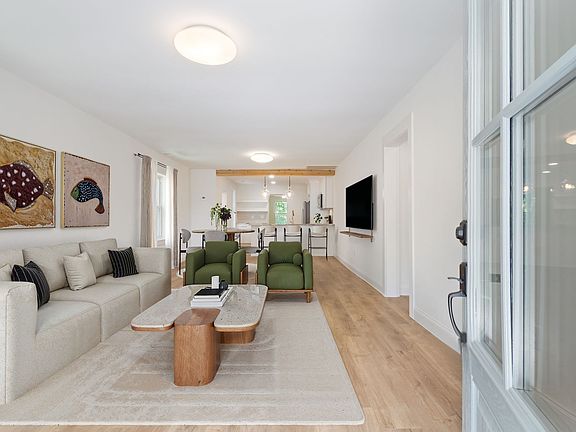 5th image of 109 26th St
