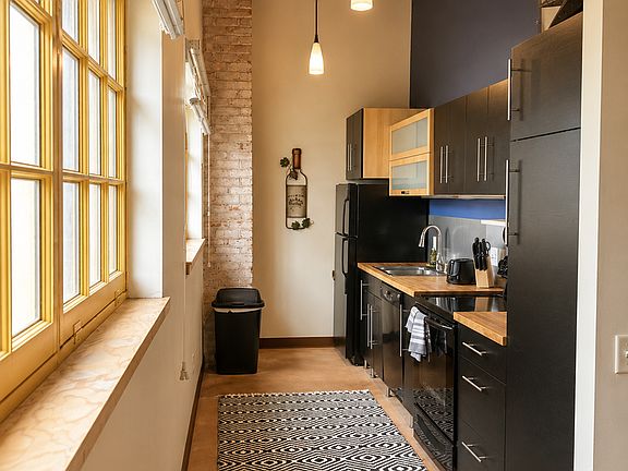 4th image of 2600 Montana Ave #202