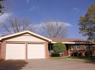 130 N Terry Dr, Slaton, TX 79364