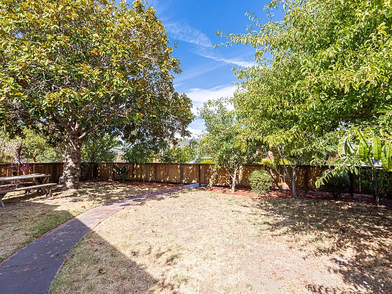 334 San Juan Ave — Photo 33