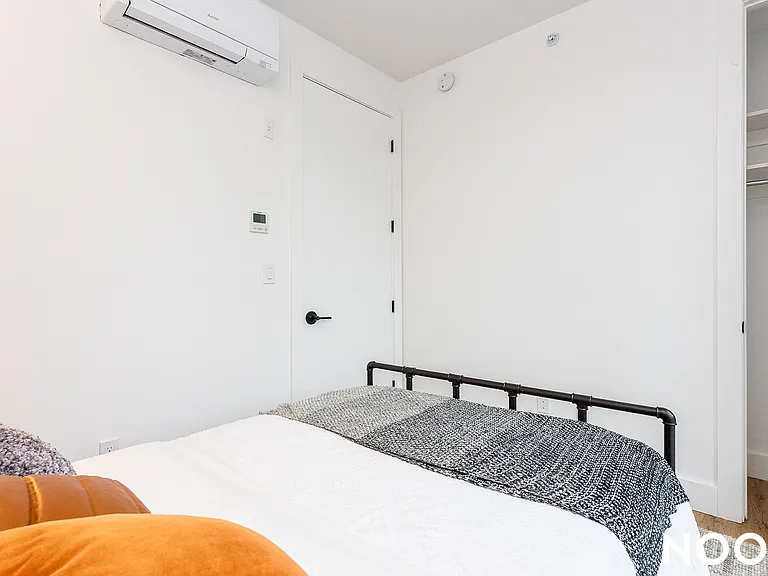 2484 Bedford Ave #2D — Photo 29