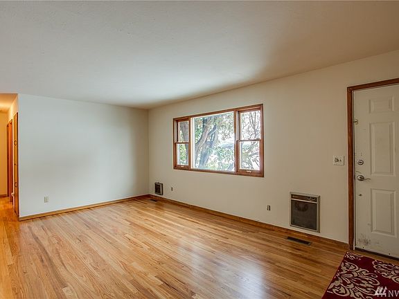4th image of 1258 Tedford St SE