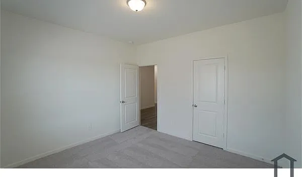 794 Yorkshire Dr — Photo 4