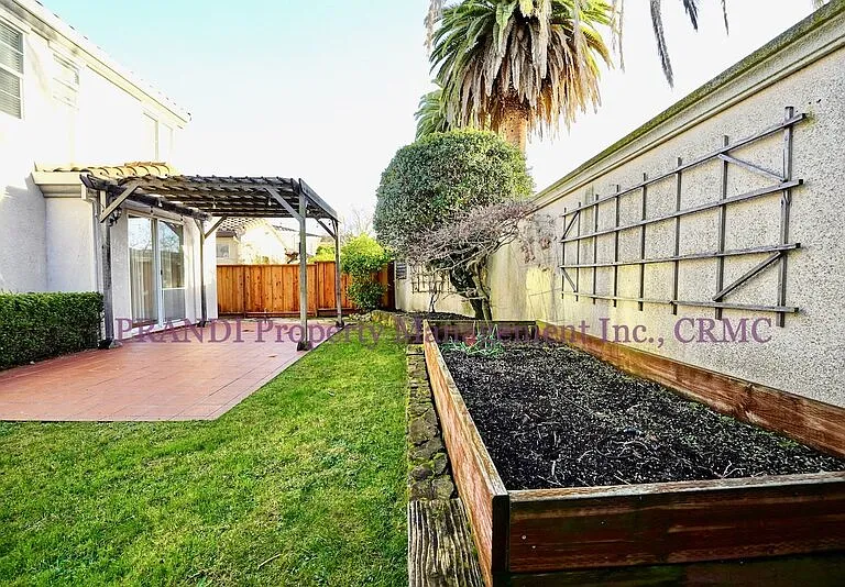 14 Pizarro Ave — Photo 28