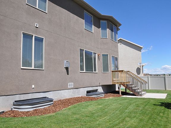 4th image of 782 N Braemar Way