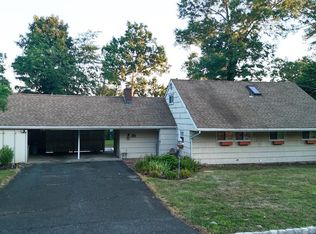 139 Woodland Rd, Piscataway, NJ 08854