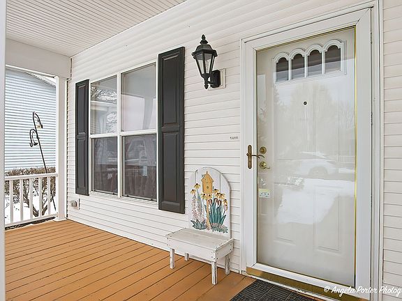 4th image of 54 Rocking Horse Ln