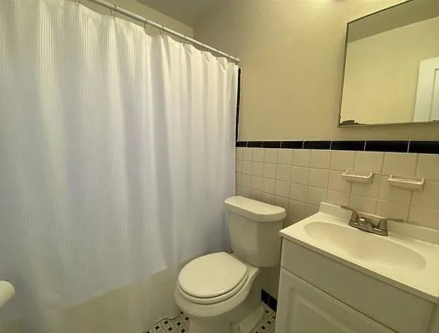 4905 Penrose Ave — Photo 4