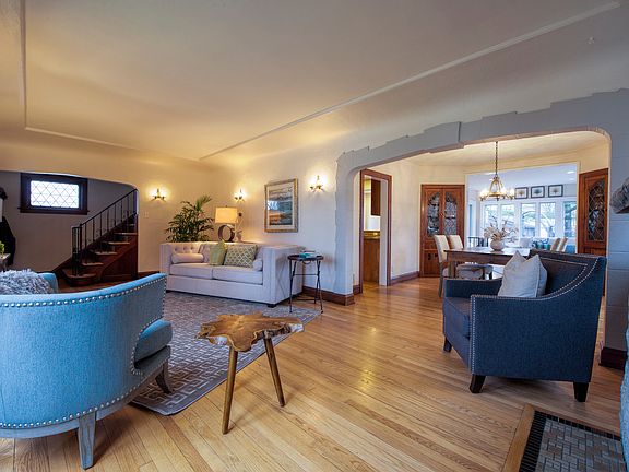3rd image of 5565 N Shoreland Ave