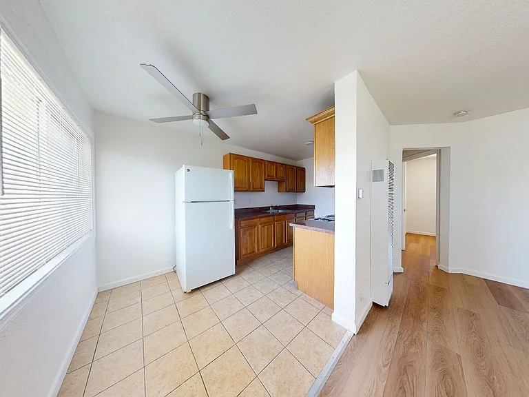 2515 10th ave — Photo 92