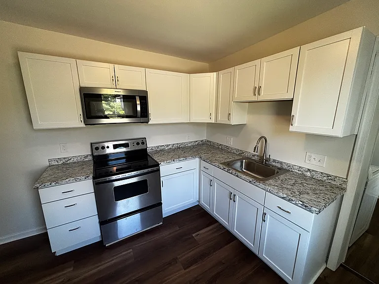 517 Aiken Ave #523 — Photo 5