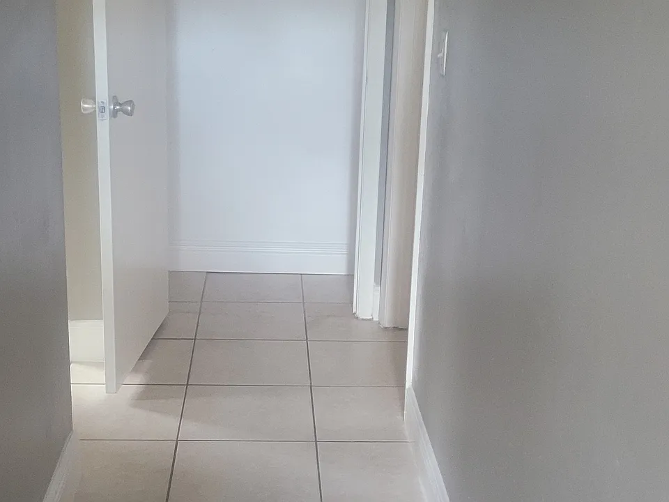 211 W Hancock St #211