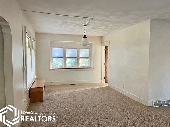 3rd image of 1105 N Palm Ave