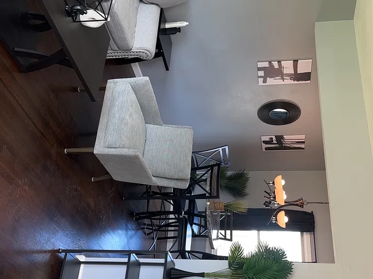 10819 Edgecliffe Dr — Photo 3