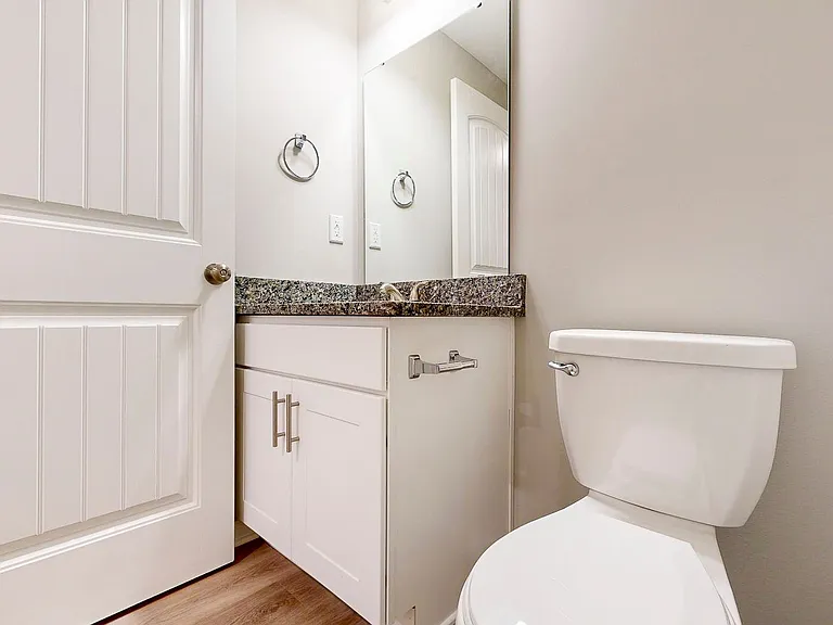 611 Pampas St — Photo 9