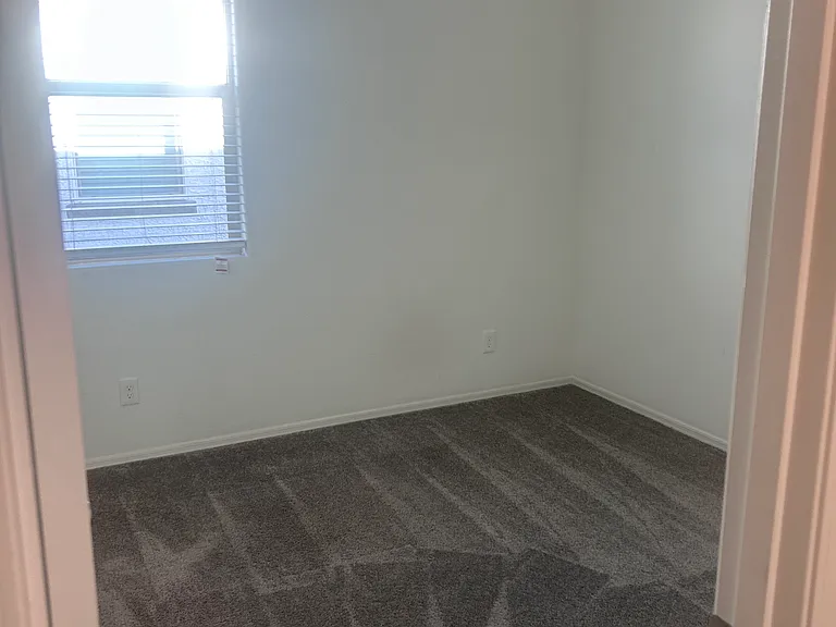 15422 W Windward Ave — Photo 32