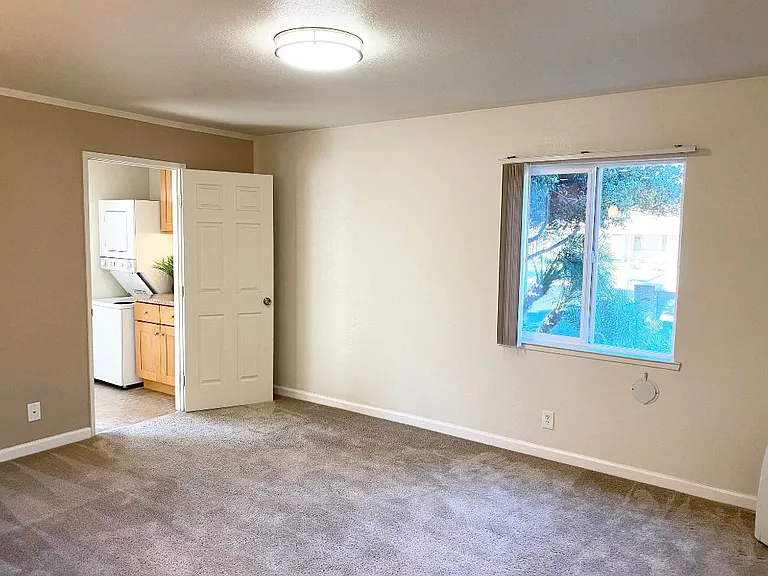 The Court Apartments — Photo 40