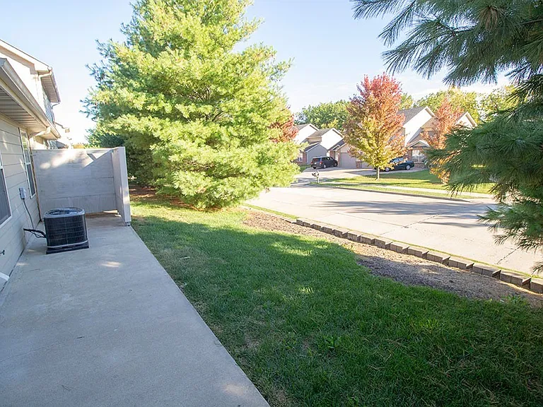 1311 Raleigh Dr — Photo 34