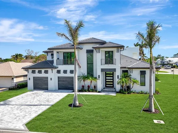 10720 Vanderbilt Dr, Naples, FL 34108