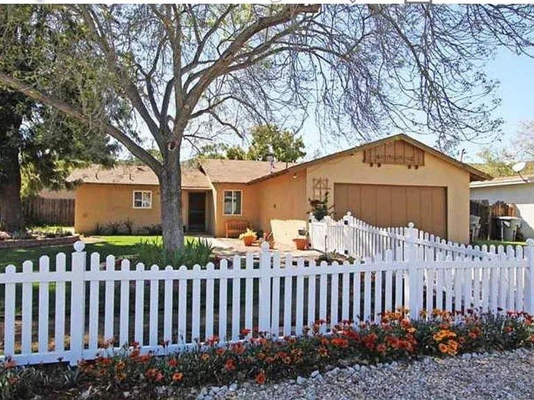 13302 Powers Rd — Photo 1