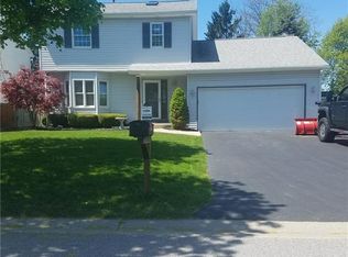 189 Ferndale Rd, Williamsville, NY 14221