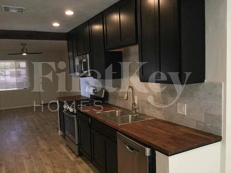 3542 E Yale St — Photo 5