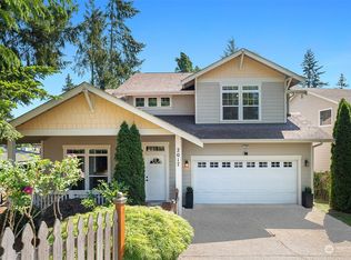 2017 NE 27th St, Renton, WA 98056