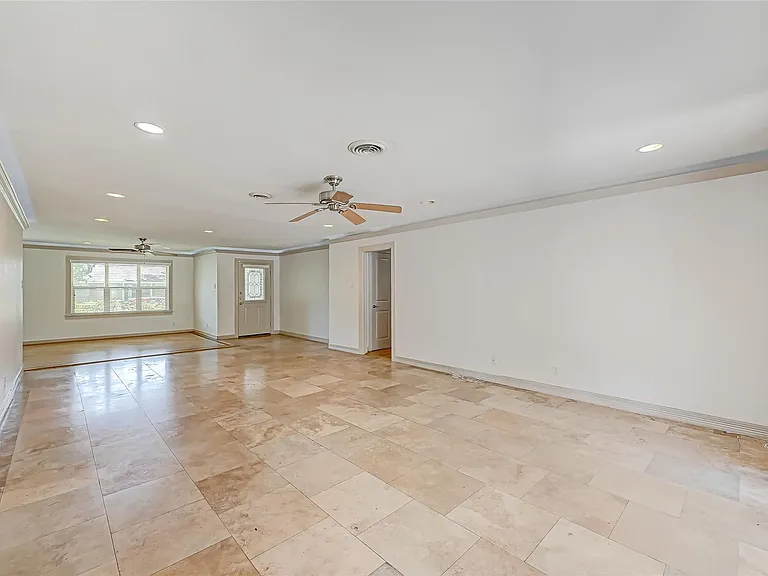 5611 Briarbend Dr — Photo 18