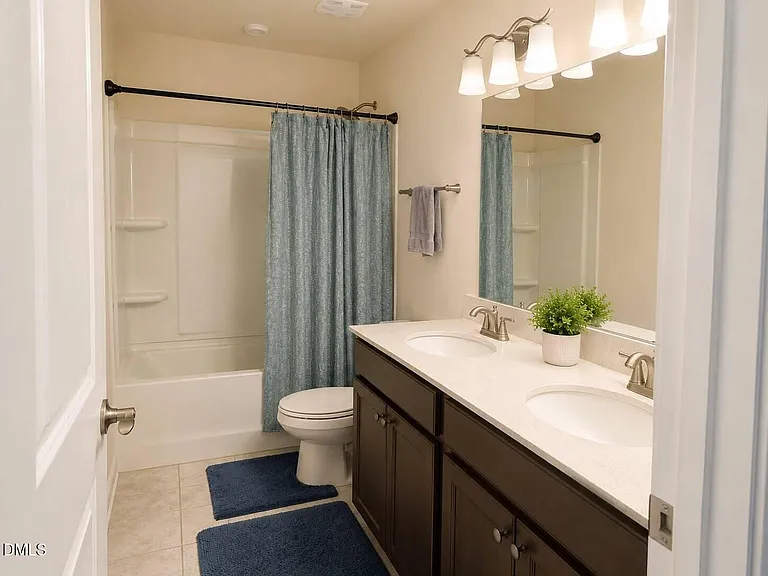 328 Villanova Dr — Photo 24