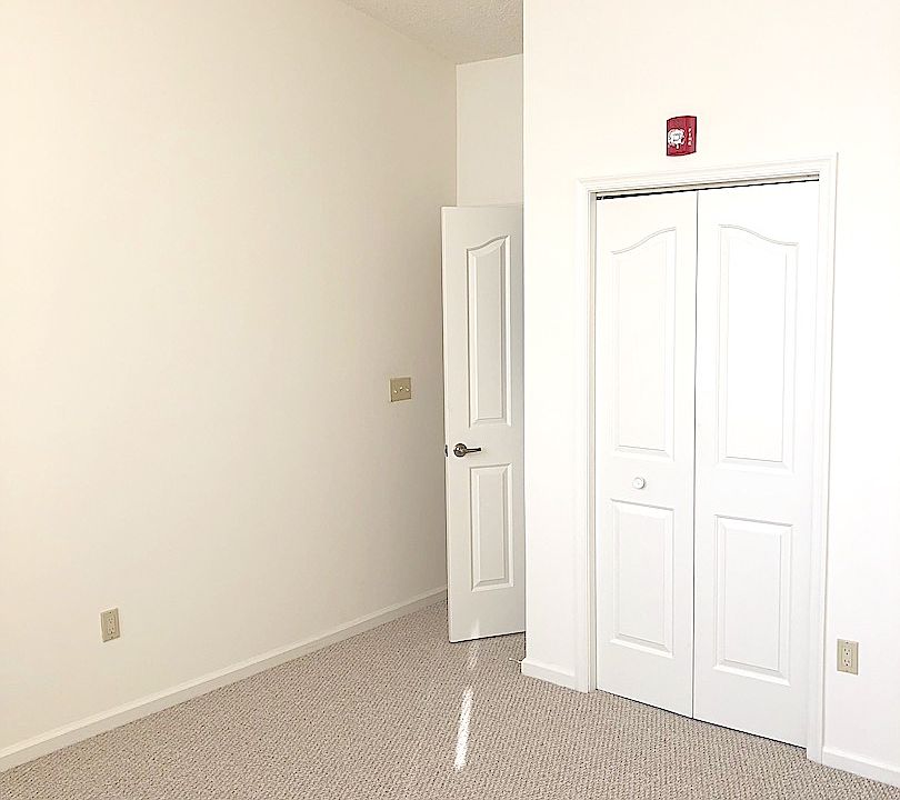 2nd image of 437 Belvidere St APT S4