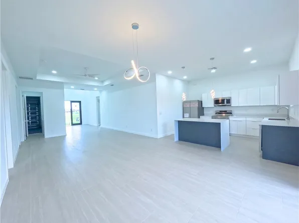 2421 NW 8th Ter, Cape Coral, FL 33993