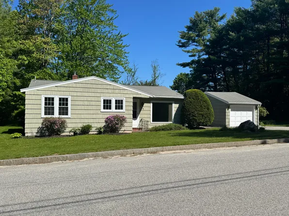 15 Moore Avenue, Auburn, ME 04210