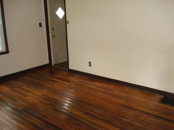 2nd image of 984 E 17th Ave