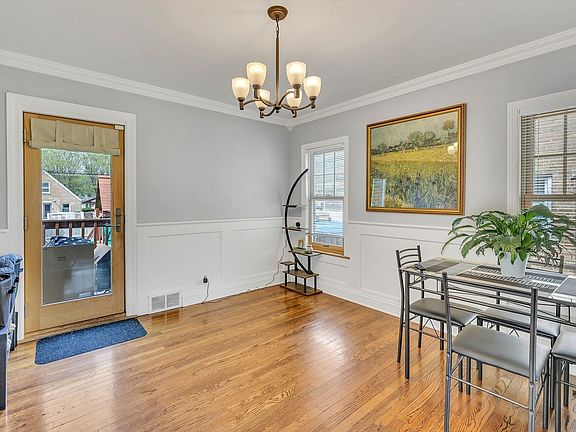 5th image of 10006 S Artesian Ave