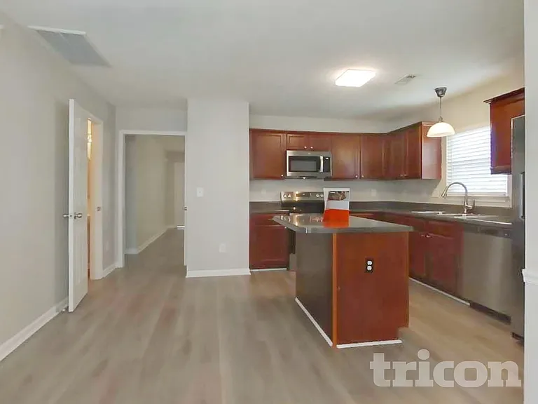 3001 Deer Trail Dr — Photo 7