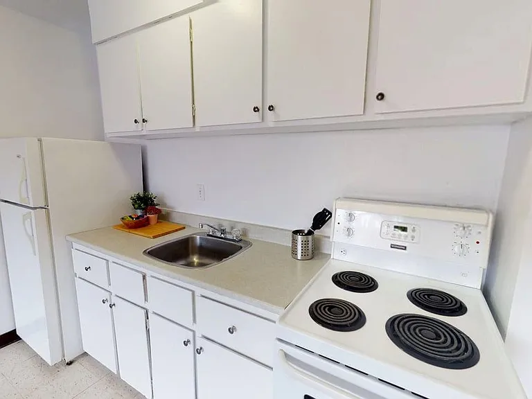 255 Stewart St — Photo 18