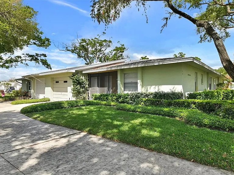 2833 Orange Tree Cir N #C — Photo 7