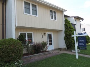 162 N Cottage Rd, Sterling, VA 20164