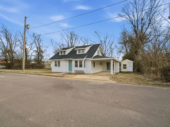 210 N Britain Avenue, Mountain Grove, MO 65711