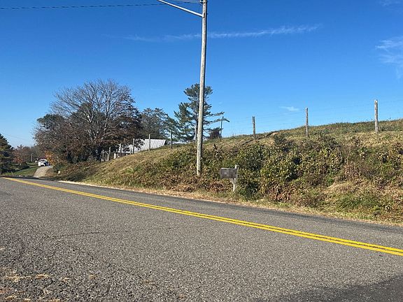 5th image of 784 Cavalier Dr